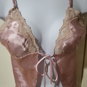 La Fiori size small Pink lingerie top